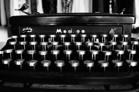Typewriter pexels-photo-209257.jpeg